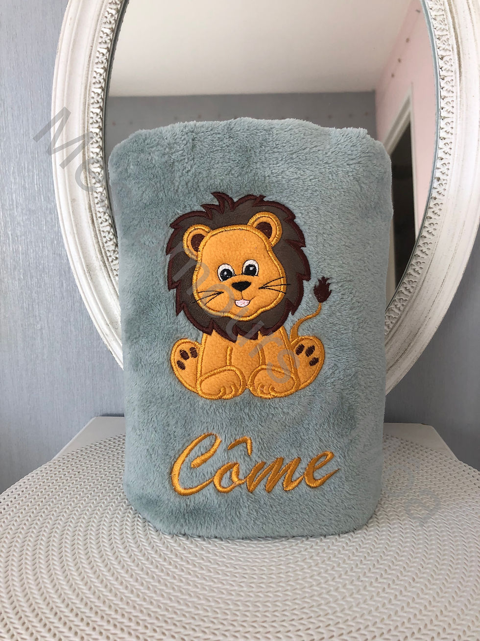 Miniature : COUVERTURE POLAIRE BEBE PERSONNALISEE LION