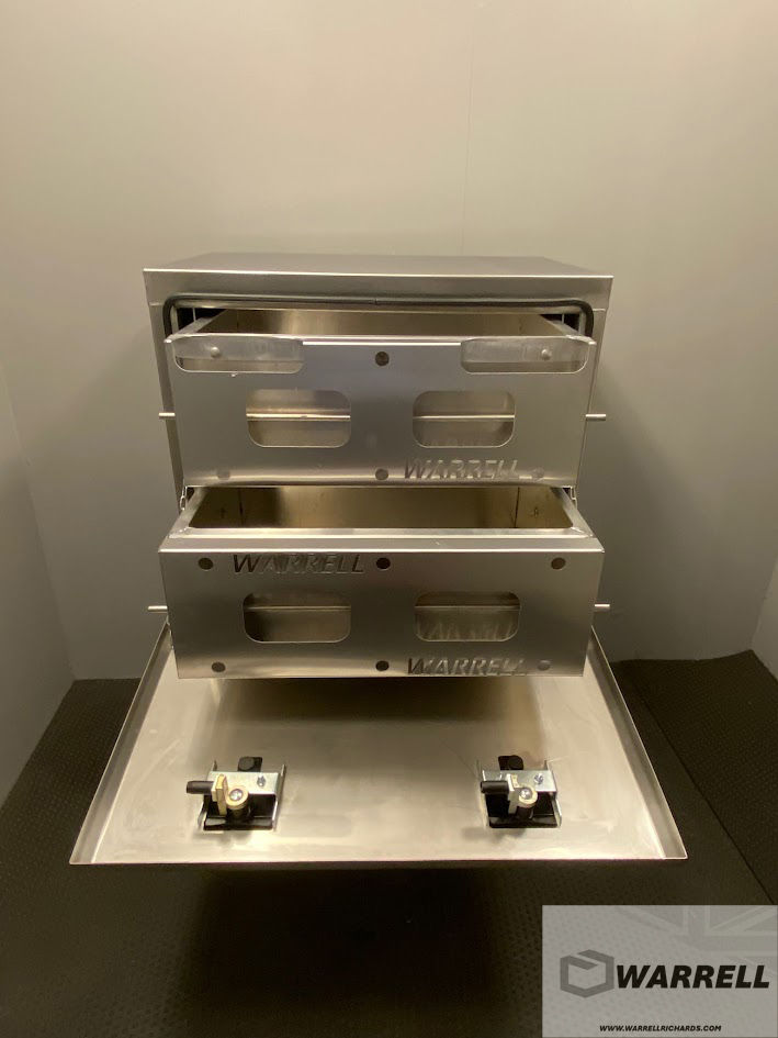 Miniaturbild: EX DISPLAY Plain Aluminium Side Lockers With Pull Out Drawers / Shelves