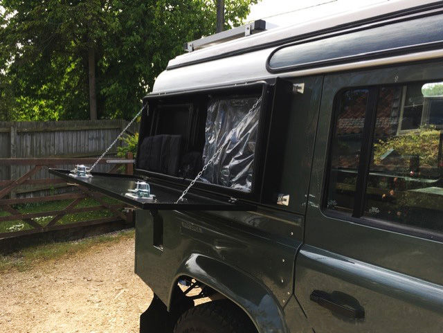 Landrover side locker9
