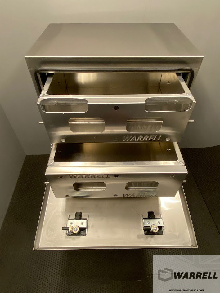 Miniaturbild: EX DISPLAY Plain Aluminium Side Lockers With Pull Out Drawers / Shelves