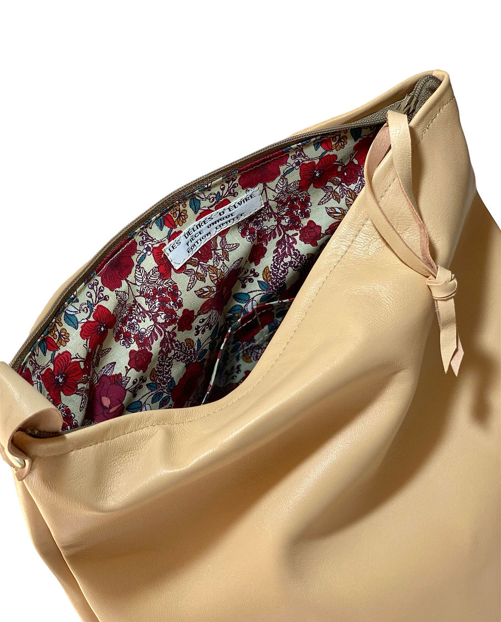 Miniature : Grande pochette LÉA tout cuir 