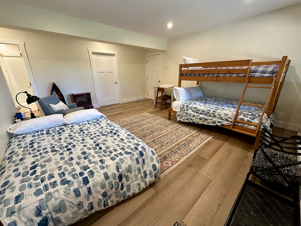 Big Leaf Maple Family Room