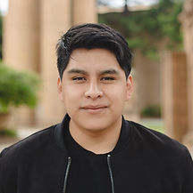Josue_2023_Headshot.jpg