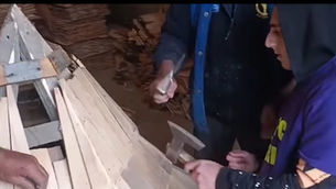 Copiii speciali din Simeria, ucenici ai meșterilor din Bucovina. O lecție de tradiție și prietenie în atelierul de la Bilca