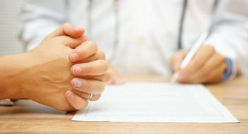 Suspiciuni privind concediile medicale. Acestea se vor verifica temeinic