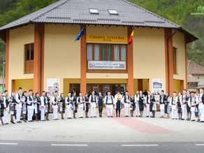 „Statu’ la vase”, obicei unic la Șugag. Emoție, credință și tradiție în a doua zi de Paște