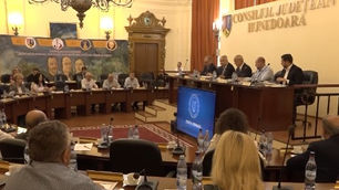 Sprijin pentru elevi din partea aleșilor județeni. Ce proiecte s-au demarat și ce investiții s-au făcut