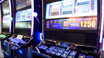 Primari vs jocuri de noroc. Mai mulți edili au anunțat interzicerea păcănelelor