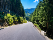 LUCRĂRI DE AMPLOARE PE UNUL DINTRE CELE MAI FRUMOASE DRUMURI MONTANE DIN ROMÂNIA 