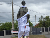 Regina Maria veghează acum Deva. Noua statuie care impresionează întreg orașul