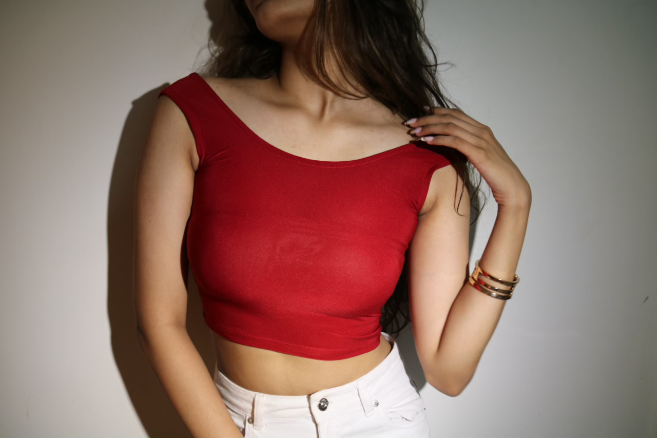 SLEEK SMOOTH BOAT NECK TOP