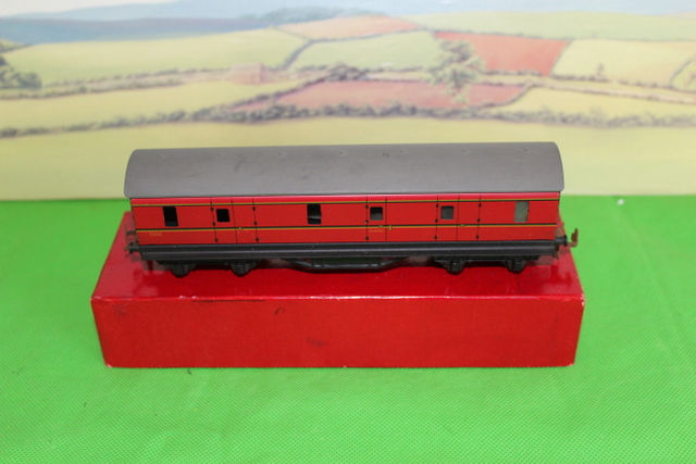 TRIX TTR RAILWAYS 1/557 EXPRESS PARCEL & GAURDS VAN COACH BOXED