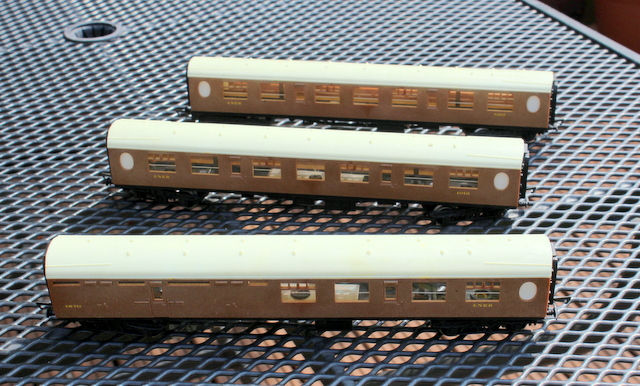 HORNBY OO GAUGE FLYING SCOTSMAN RAKE OF LNER TEAK COACHES