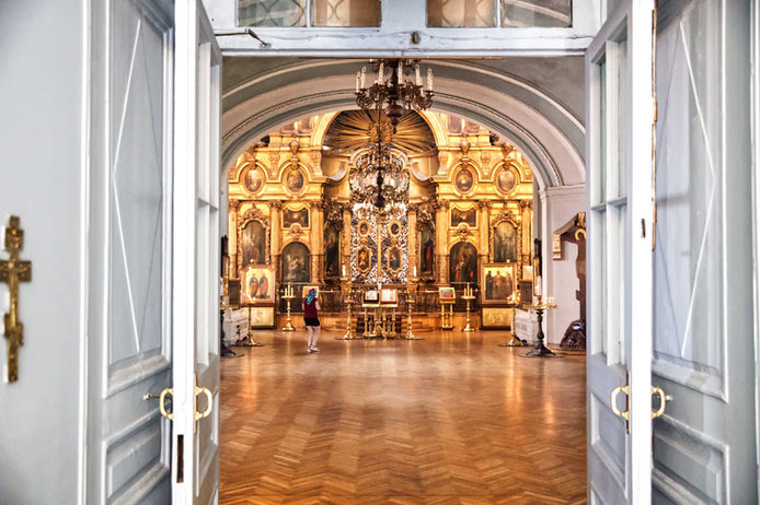 Prunkvoll verzierte, christlich orthodoxe Kirche in St. Petersburg