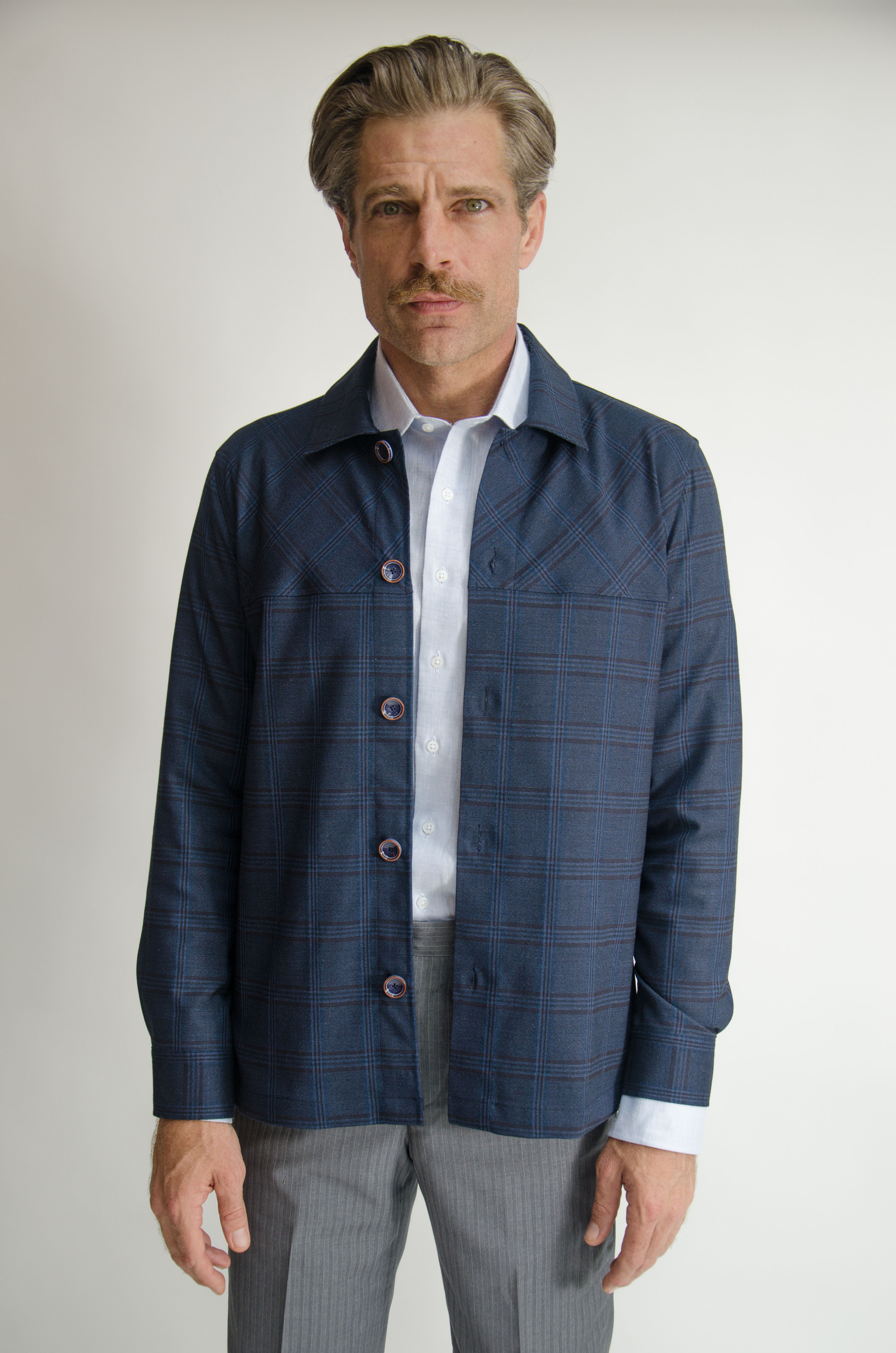 Sobrecamisa tipo casimir marino