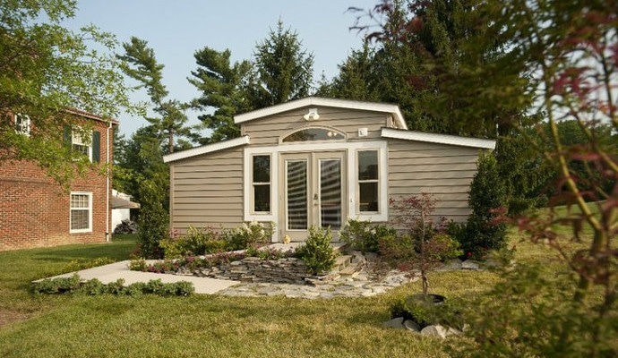 Keep Your Senior Close with Assisted Living Alternatives: Granny Pods