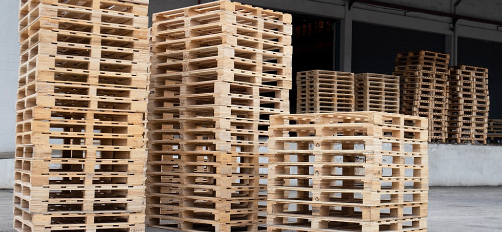 shutterstock_1539537326 block pallet stacks 02.24.jpg