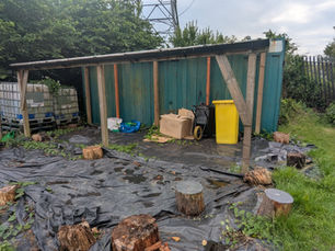 Photo of the 'to be refurbished' communal shelter for the Hamiltonhill Allotment Association.