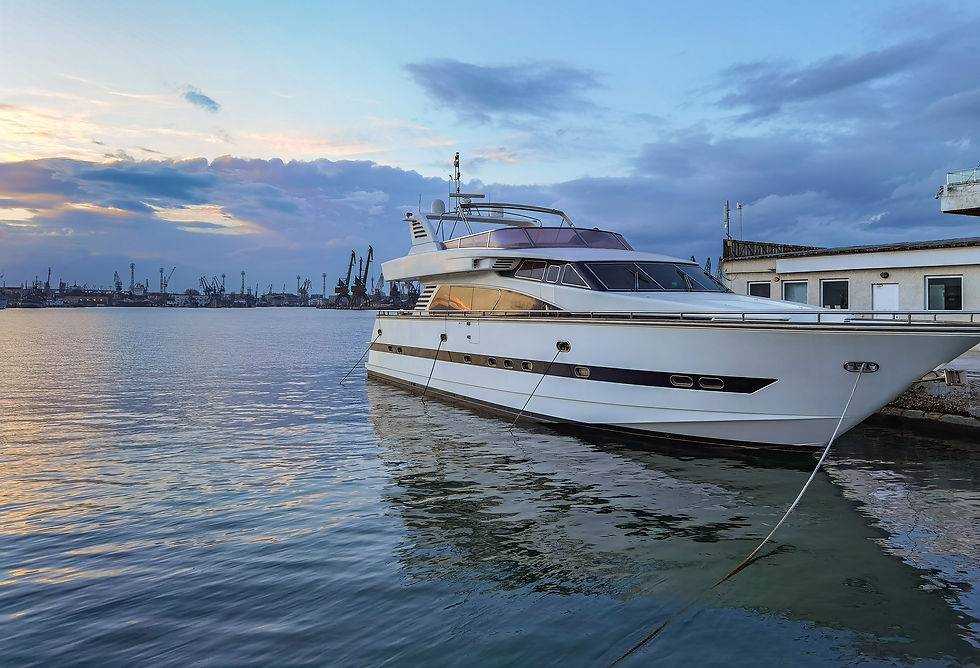 yacht-at-sunset-2025-03-06-03-20-45-utc.jpg