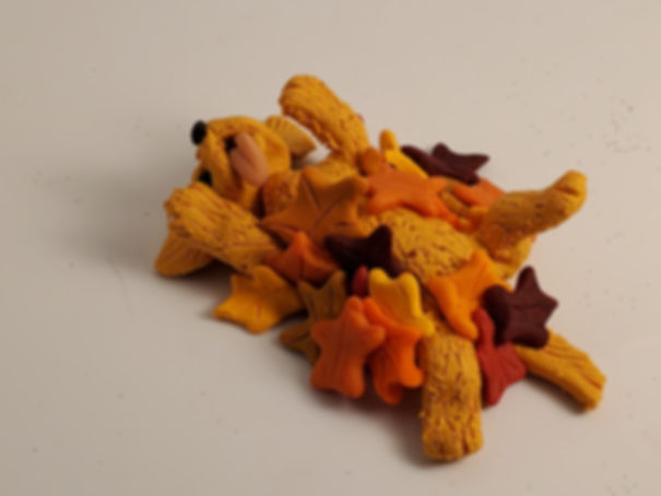 Golden Retriever with FALL LEAVES Golden Retriever Autumn Miniature Figurine