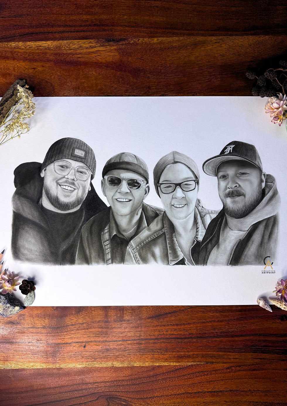 Thumbnail: Bleistiftportrait einer Familie mit vier Personen
