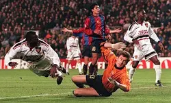 Dwight-Yorke-heads-Manche-010