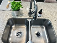 Clean kitchen sink
