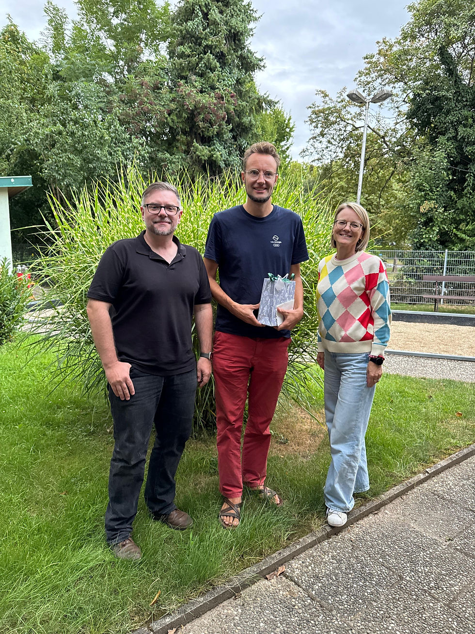 Jonas Meẞmer mit Julia Letsche (OV Offenburg) und Richard Groß (Landtagskandidat Offenburg)