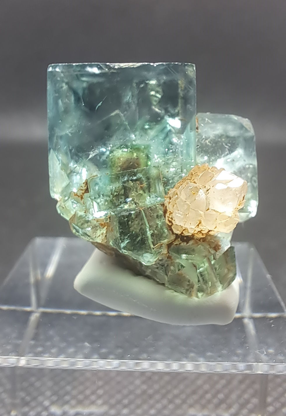 Thumbnail: Okorusu Fluorite c\ Flor de Quartzo