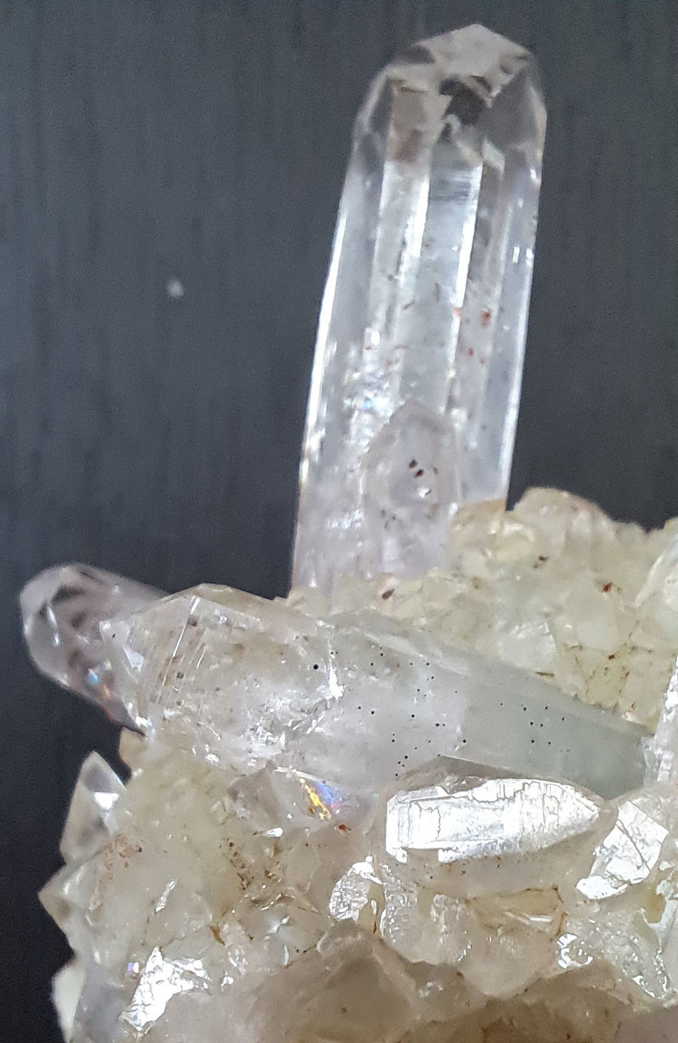 Miniatura: Drusa Quartzo Brandberg c\ Ametista Calcite e Hematite