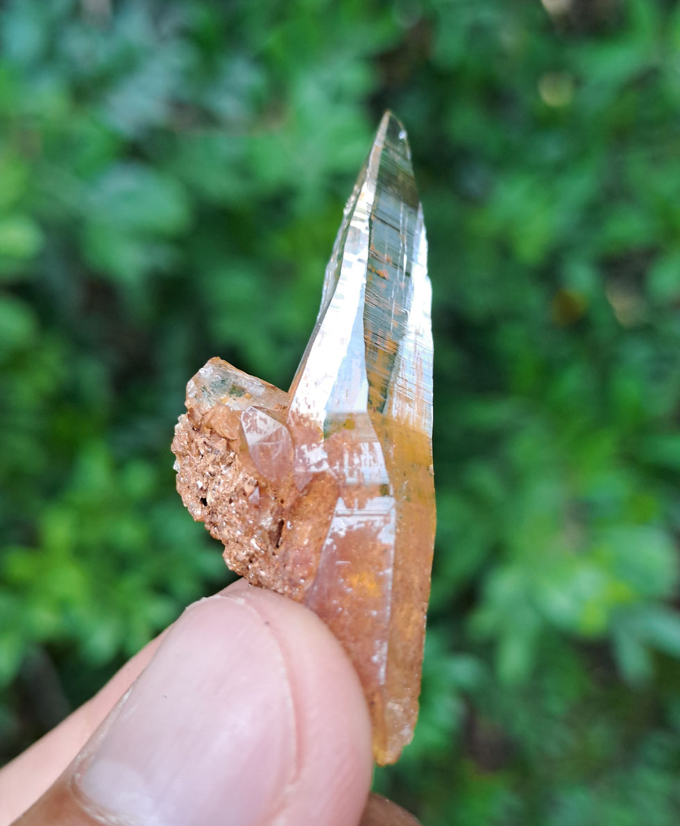 Thumbnail: Quartzo Ganesh Himal Golden Healer Tessin Habit