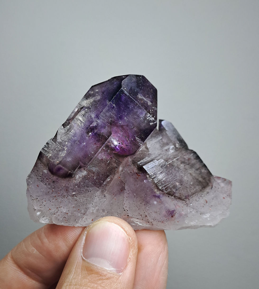 Miniatura: Ametista Fumada Brandberg com Hematite