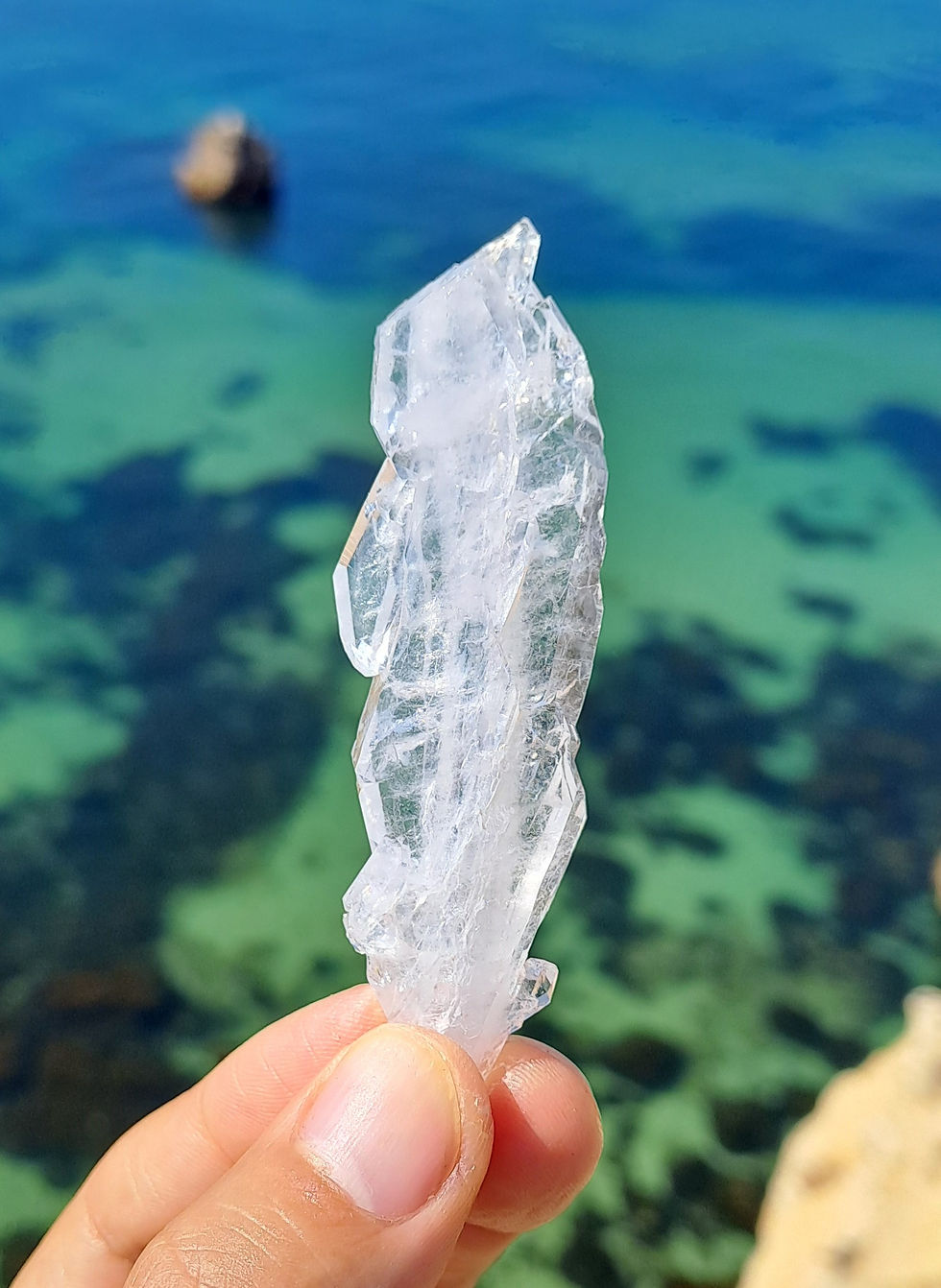 Thumbnail: Faden Quartz Crystal w\ Rainbows