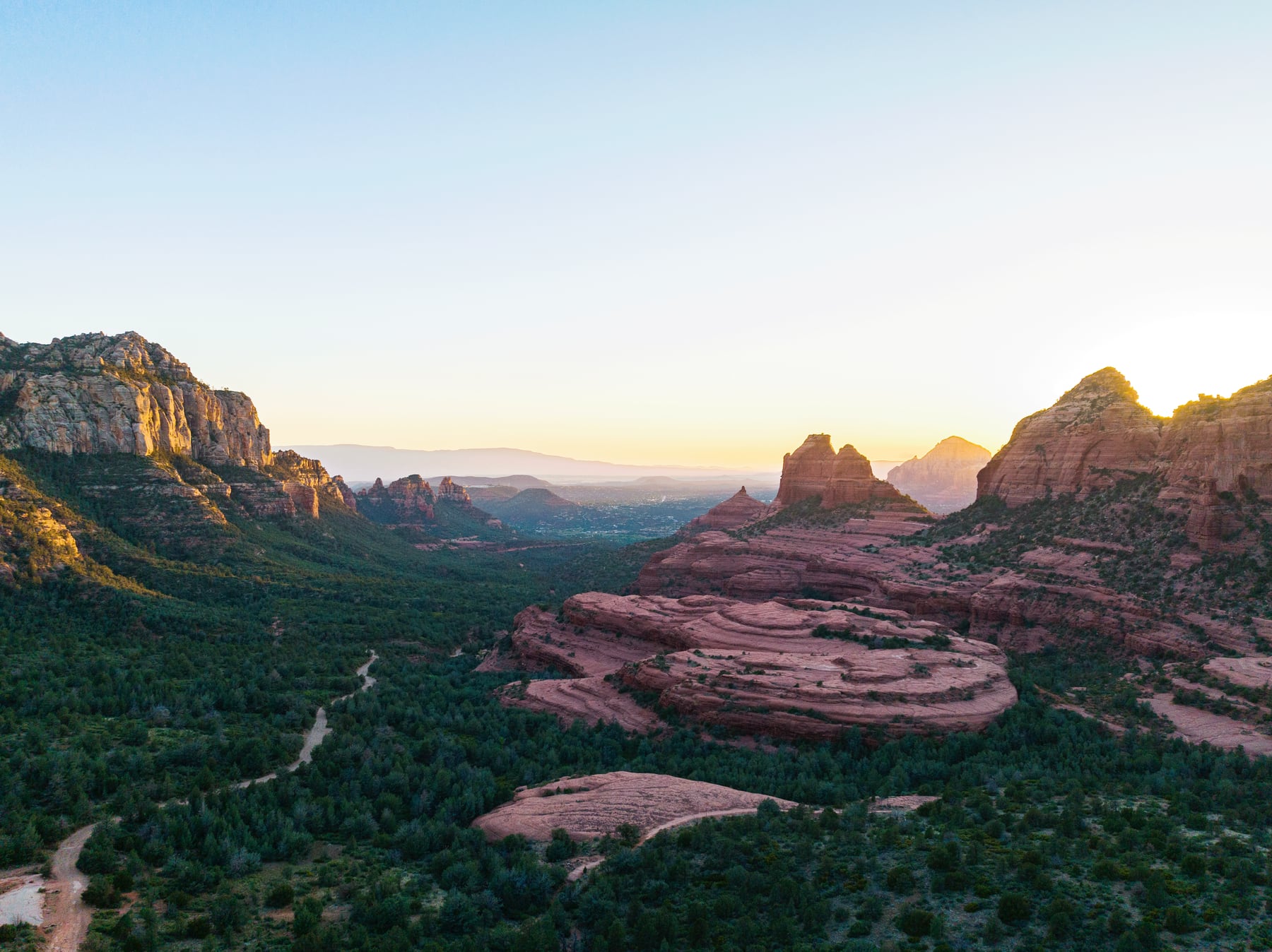 Sedona Itinerary: 1–6 Days Without Rushing the Good Parts — Sedona Wedding Films planning guide