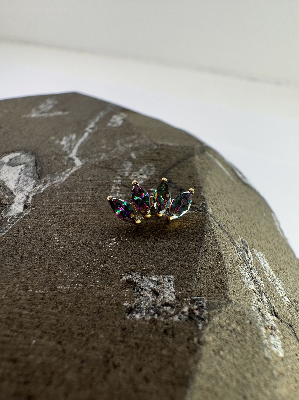 Thumbnail: 3 & 4 Jewel Vitrail Marquise (Titanium Gold)
