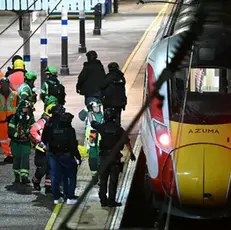 பிரிட்டன் ரயிலில் கத்திக்குத்து சம்பவம்; 9 பேர் படுகாயம்