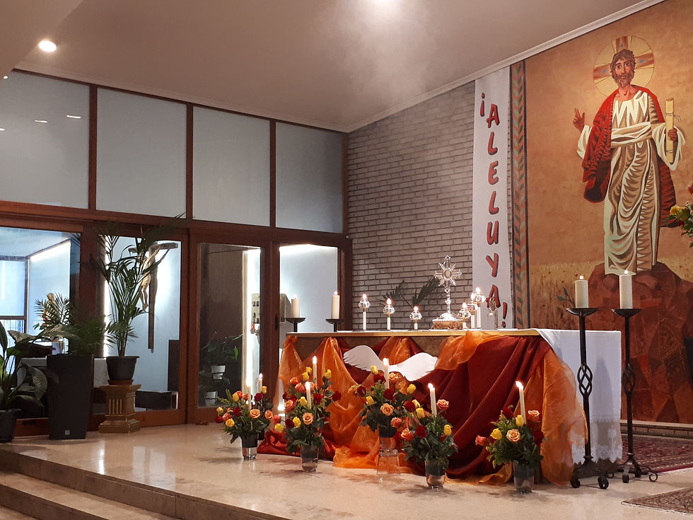 Adoración Vigilia Pentecostés altar y capilla