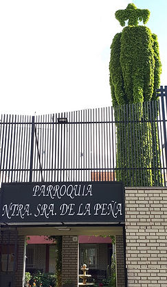 Entrada parroquia y cruz.jpg