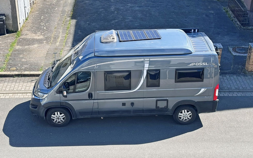 Solartasche auf dem Dach unseres Campervans