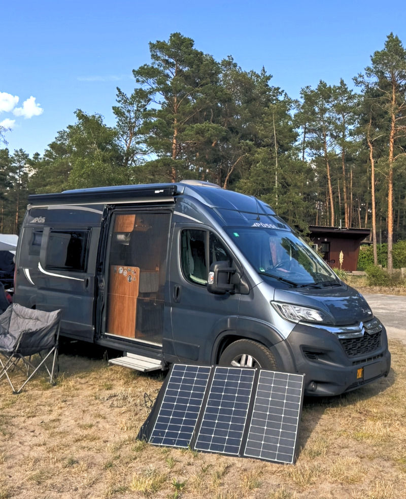 Solartasche aufgebaut vor unserem Campavan