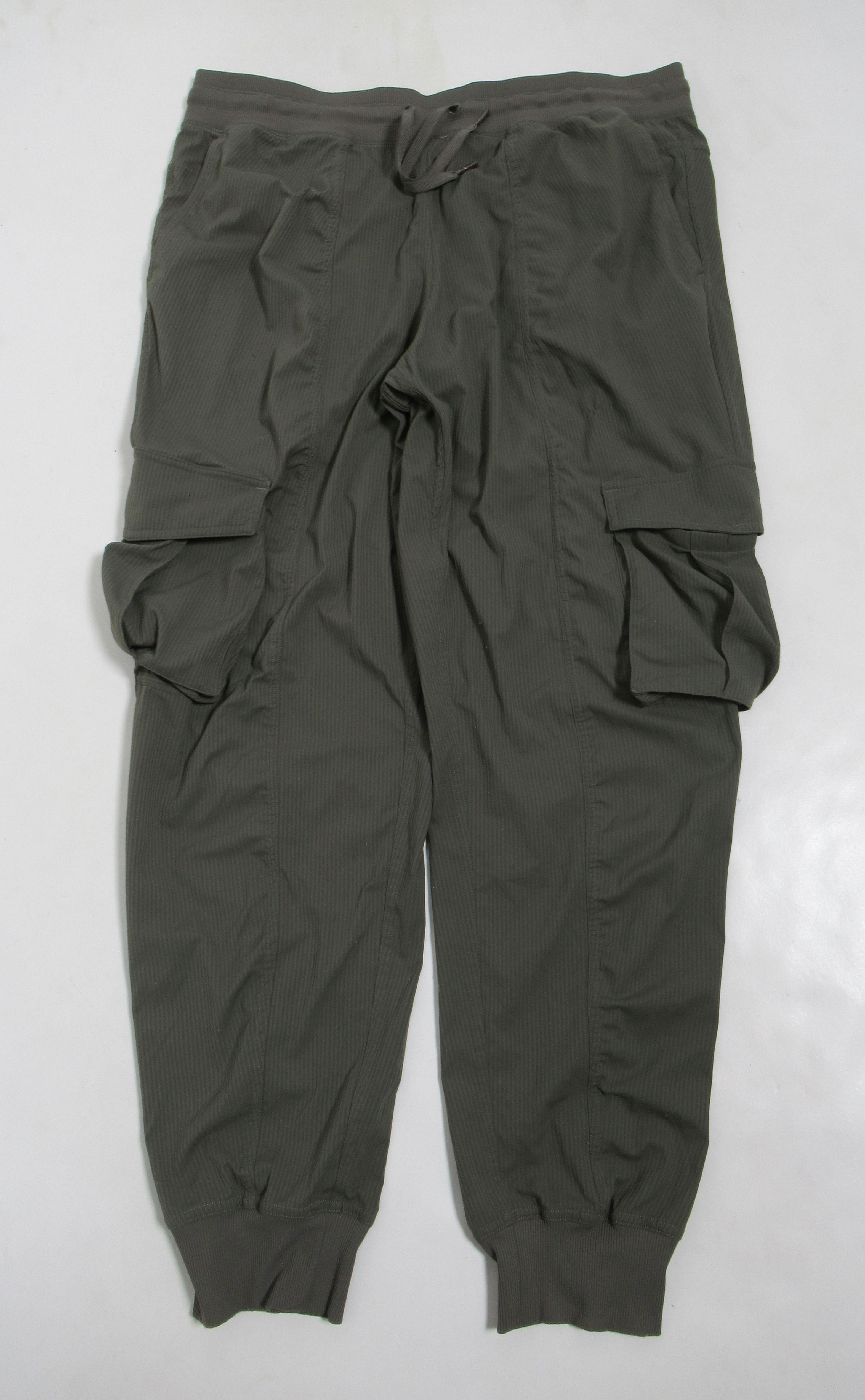 Lululemon Women's Dance Studio Relaxed-Fit Mid-Rise Cargo Jogger Army Green L