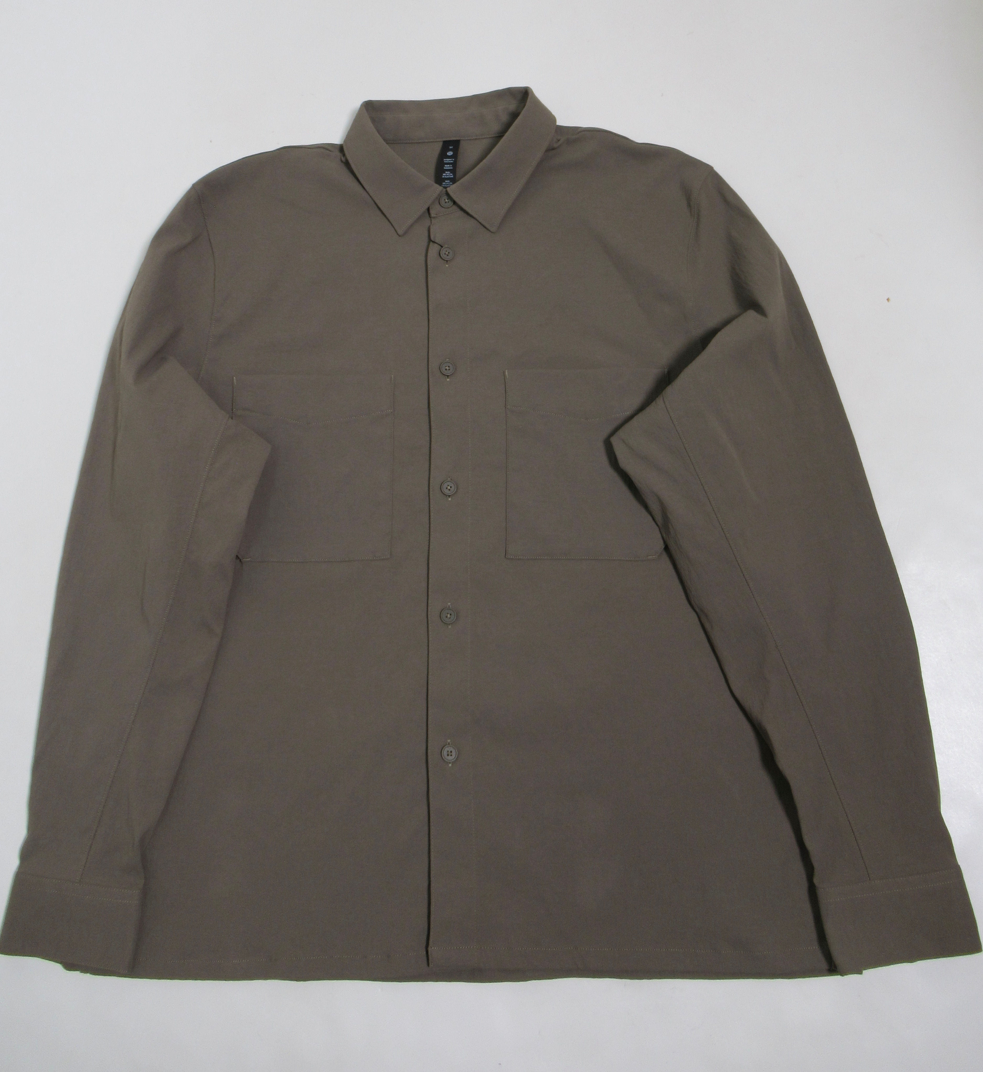 Lululemon Men's Relaxed-Fit Long Sleeve Button-Up Nomad Size M