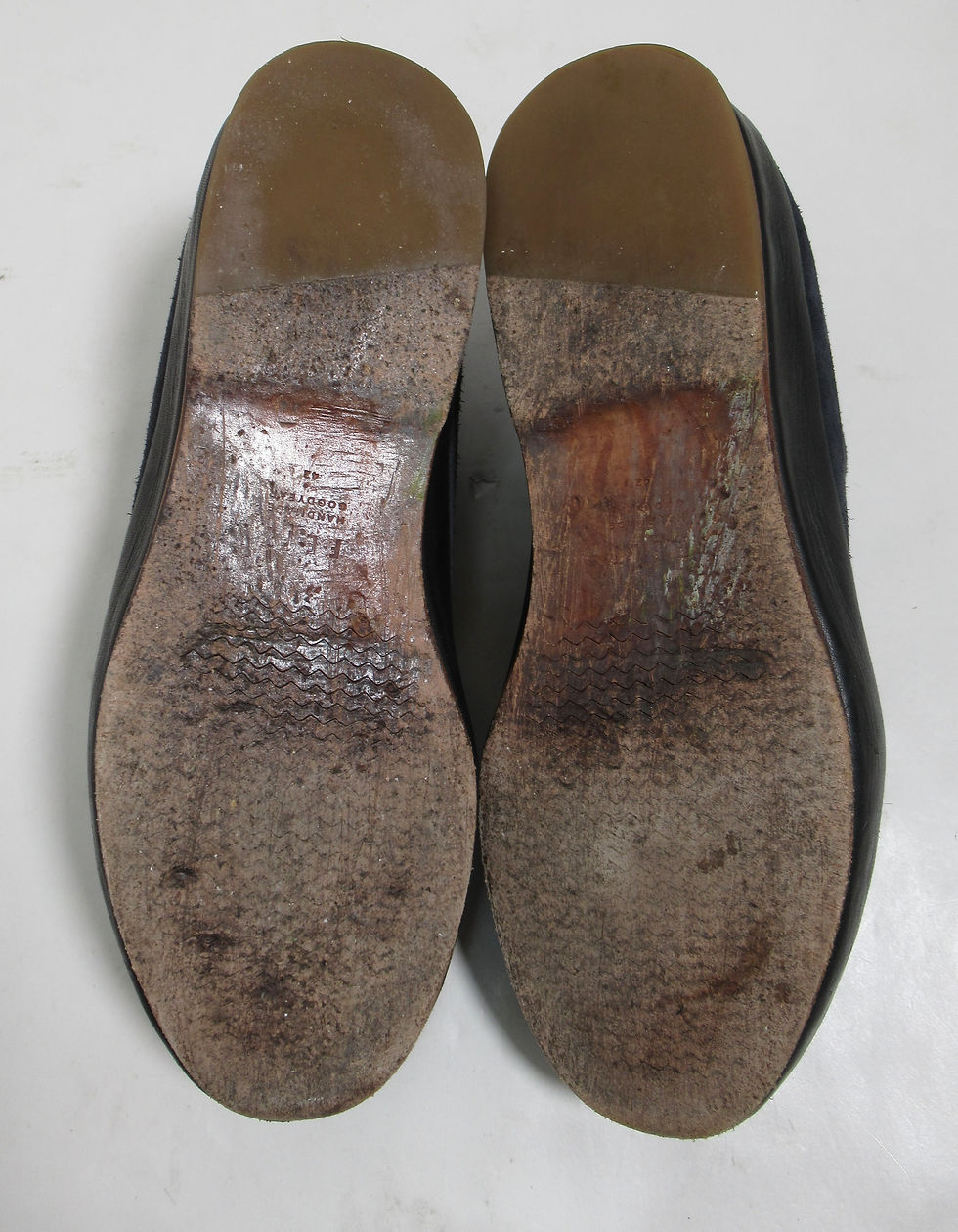 Thumbnail: Feit Men's Hand Sewn Low Suede Sneaker Shoes Black 9 US M / 8.5 UK / 42 EU