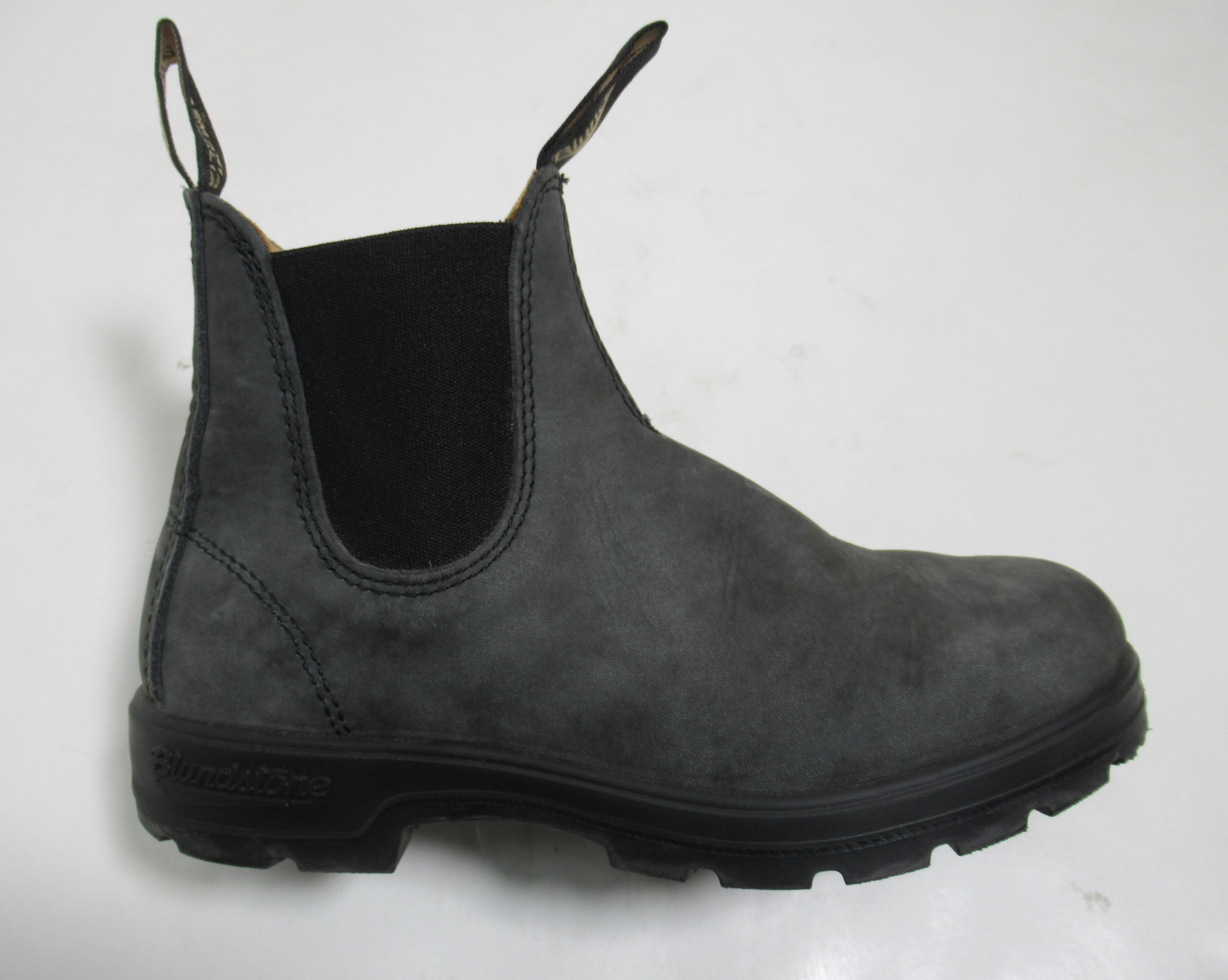 Blundstone Women's #587 Classics Chelsea Boots Rustic Black 7 US W / 4 AU/UK
