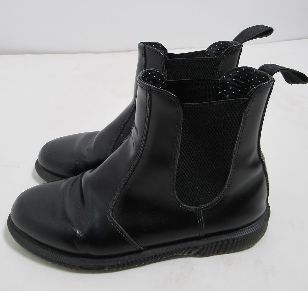 Thumbnail: Dr Martens Flora Women's Smooth Leather Chelsea Boots Black 9 US L / 7 UK