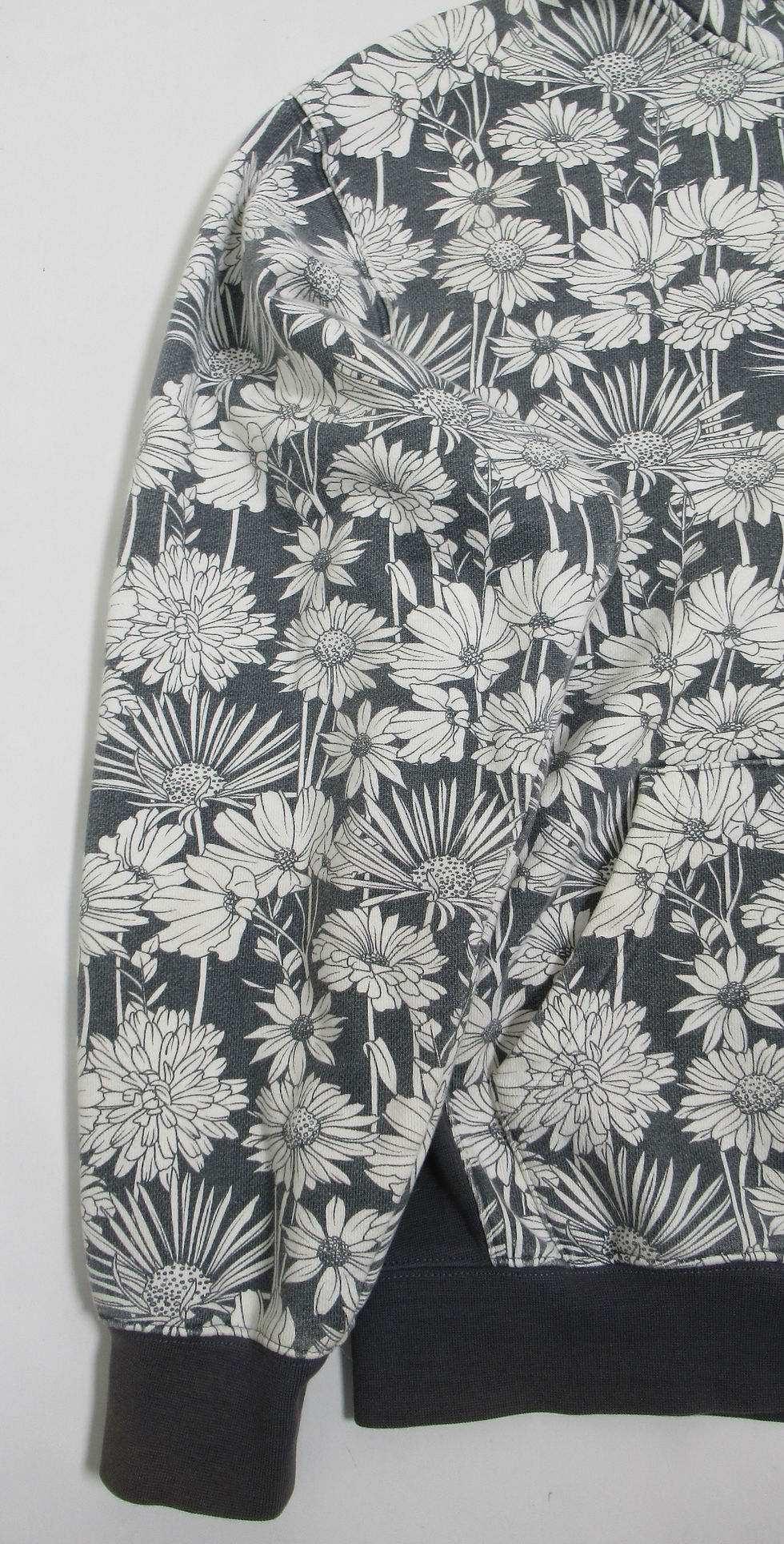 Thumbnail: Kith Men's Aster Floral Williams III Hoodie Black KH2668 Size M