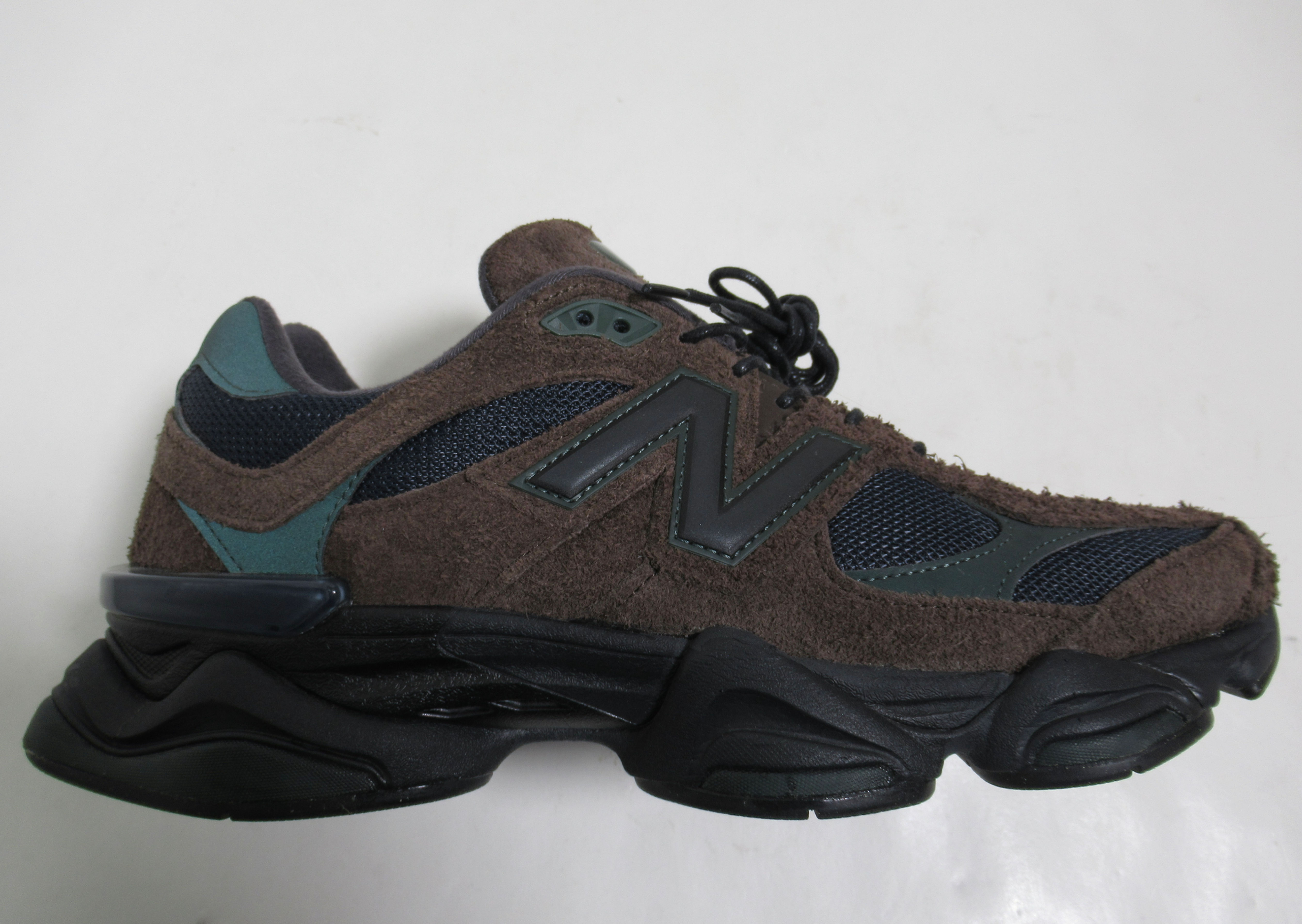 New Balance Men's 9060 'Beef and Broccoli' U9060OUT Brown/Green 11 US / 10.5 UK