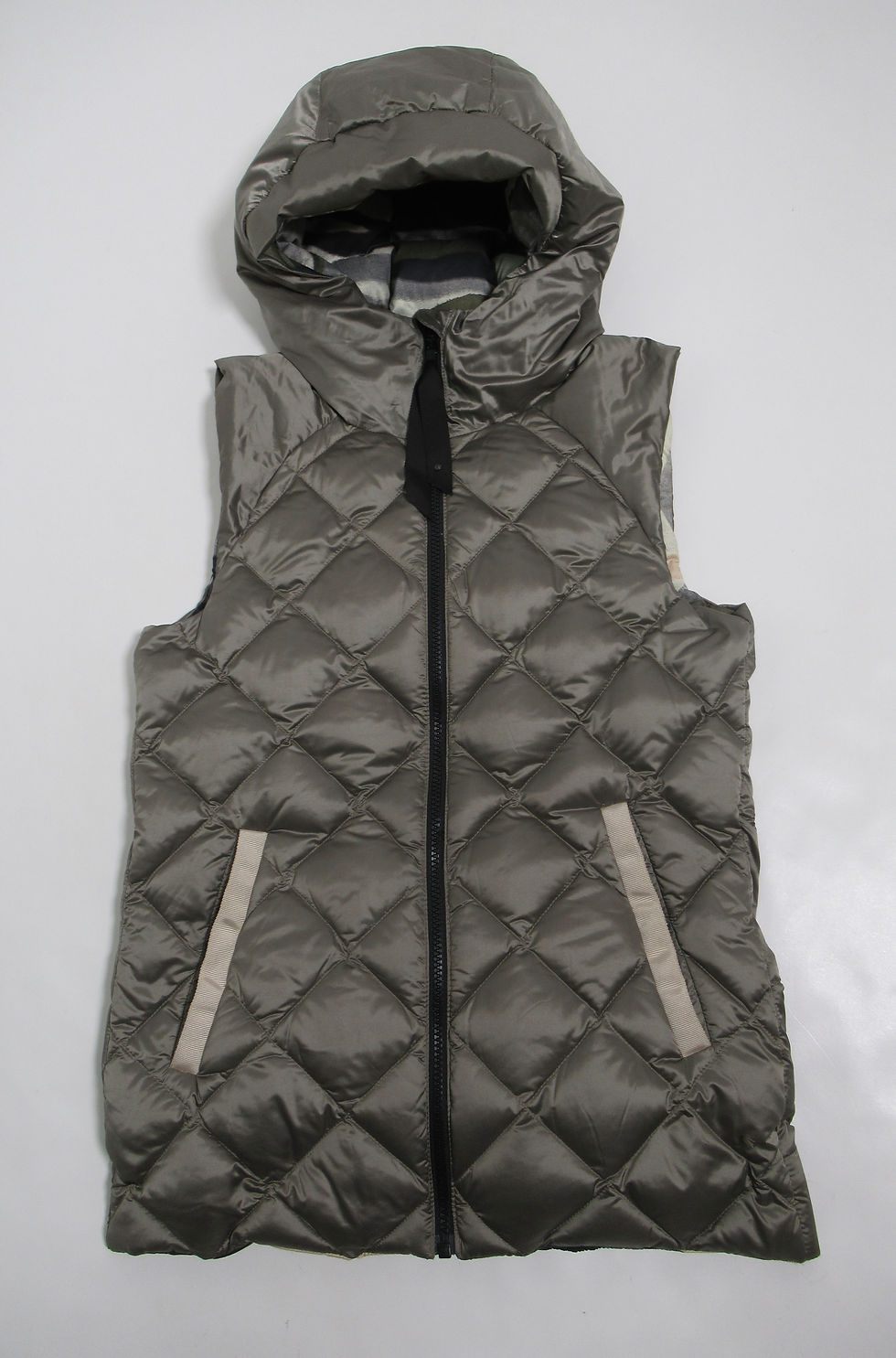Thumbnail: Lululemon The Fluffiest Vest Cashew / Coast Camo Butter Pink Multi Size 6
