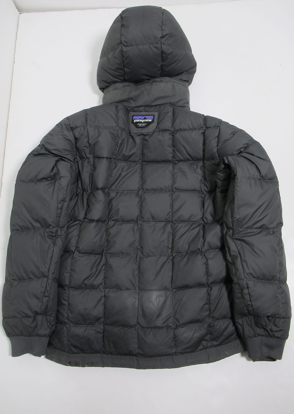 Thumbnail: Patagonia Men's Wanaka Down Jacket Forge Grey W/Classic Red 28472FA15 Size S