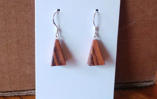 Pair of tiny pyramid-shaped earrings in Marblewood